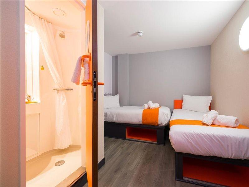 Easyhotel Glasgow City מראה חיצוני תמונה